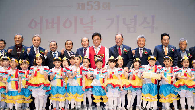 산불의 상처를 넘어, 어르신의 품에서 희망을 피우다