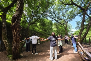 안동의료원 경상북도권역 난임·임산부심리상담센터, 임신 희망 부부 위한 숲 치유캠프 운영