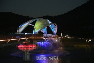 경천섬 범월교 경관분수, 야간관광 명소로 자리매김