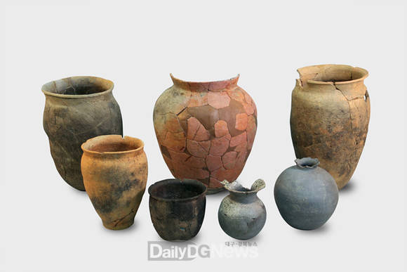 고령 백제한성에서온유물들 항아리와 바리(고령군 제공)