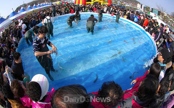 사진은 지난해 축제 현장(울진군 제공)