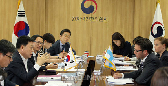 사진은 핀란드 양자회담 장면(원자력안전위원회 제공)