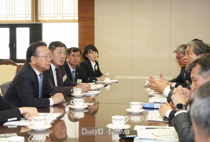 사진제공 경북도의회, 행정안전부 장관 간담회 장면