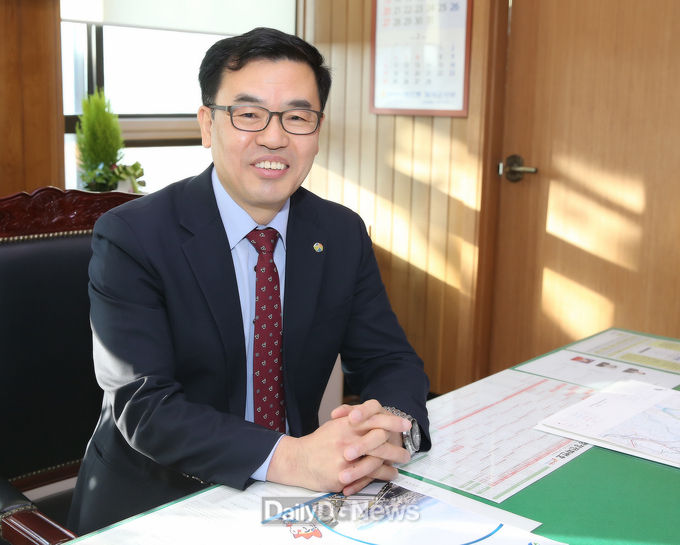 강성익 칠곡부군수