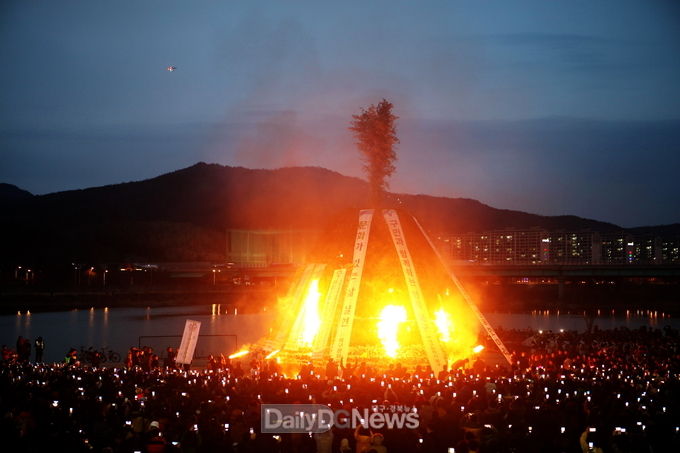 2018년 금호강 정원대보름 축제 모습. (사진=북구청 제공)