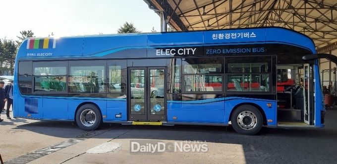 대구에서 첫 운행하는 친환경전기버스(현대자동차). (사진=대구시 제공)