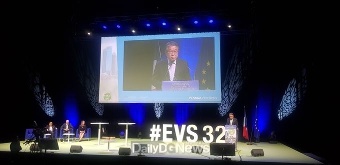 이승호 대구시 경제부시장이 제32회 세계전기차학술대회 폐막식에 참가하고 있다. (사진=대구시 제공)
