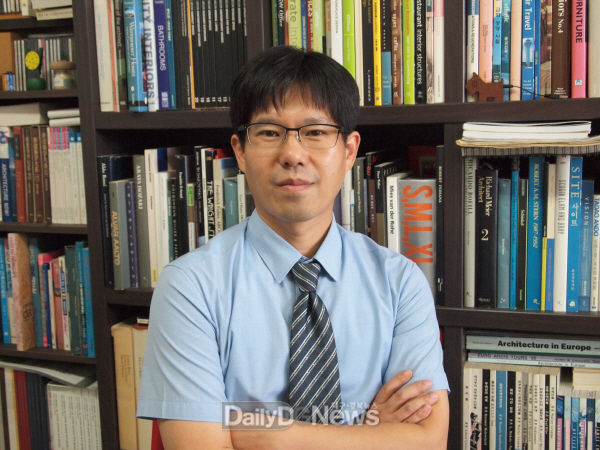 대구도서관 총괄계획가로 선임된 최준혁 동명대 교수. (사진=대구시 제공)