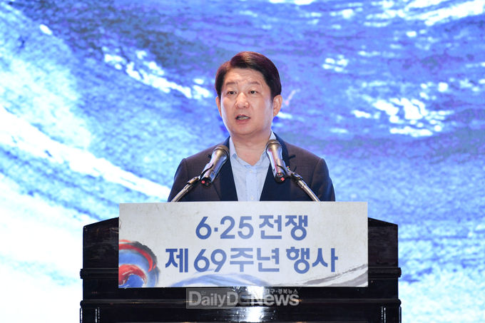권영진 대구시장이 '6.25전쟁 제69주년 기념행사'에서 인사말을 하고 있다. (사진=대구시 제공)