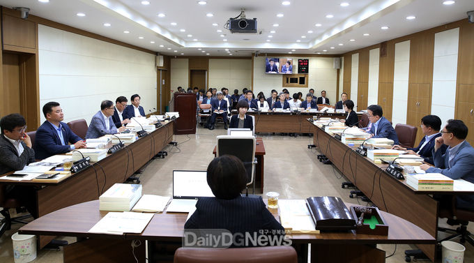 대구시의회 예산결산특별위원회 회의 모습. (사진=대구시의회 제공)