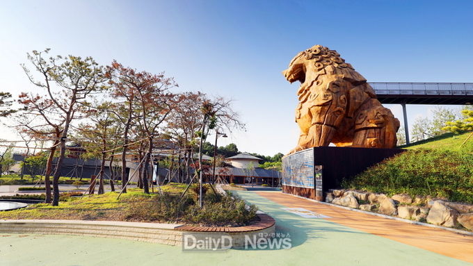 삼국유사테마파크-지철로 사자상<br>
