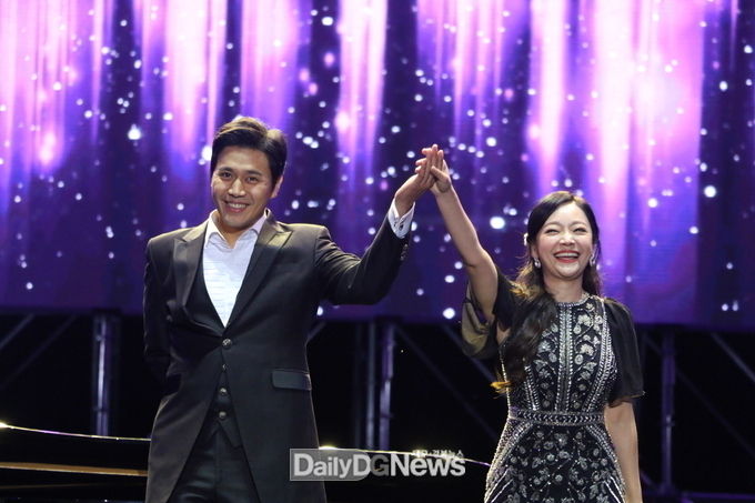 2018 달성 100대 피아노 행사에 참여한 손준호, 김소현 부부. (사진=이준호 기자)