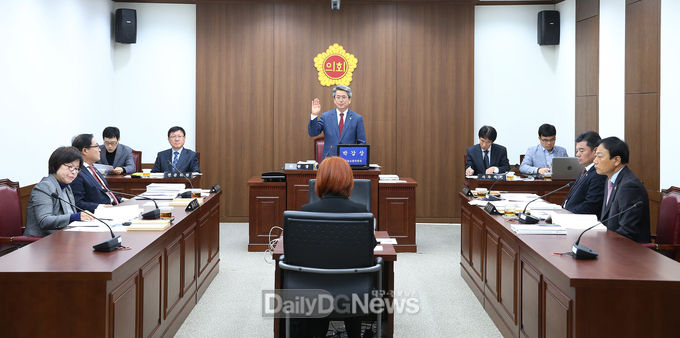 대구시의회 건설교통위원회에서 통합신공항추진본부 행정감사 하는 장면. (사진=대구시의회 제공)