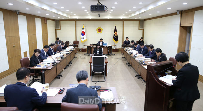 대구시의회 예산결산특별위원회 회의 모습. (사진=대구시의회 제공)