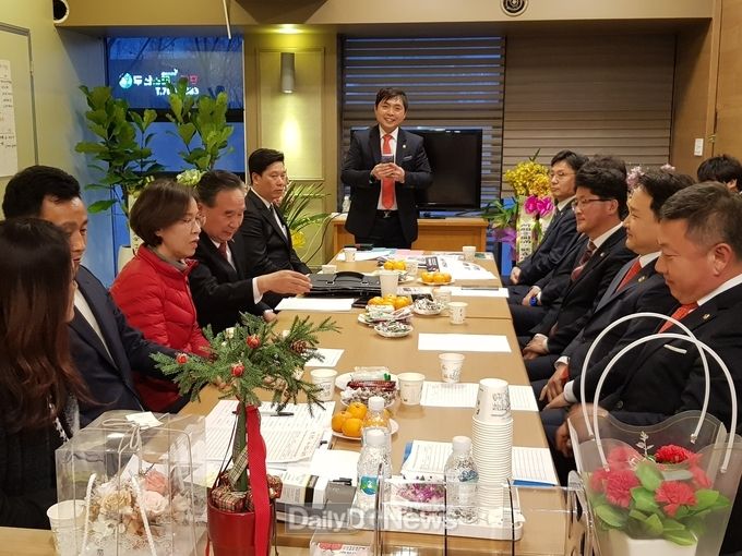 이인선 자유한국당 대구 수성을 예비후보 '경제정책자문단' 첫 정책회의 모습. (사진=이인선 예비후보 제공)