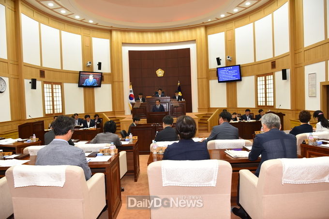사진은 경산시의회 의정활동 모습