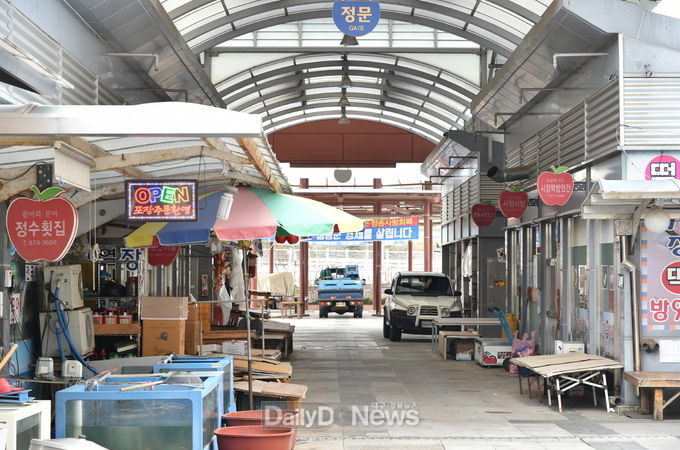 한산한 청송전통시장