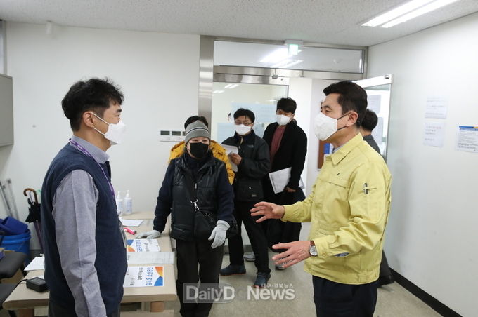 코로나 극복! 착한 건물주와 함께 합니다(소상공인시장진흥공단)