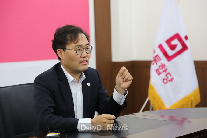 홍석준 당선인이 선거과정 자신의 재산문제에 대해 2006년부터 공직자 재산등록에 아무 문제 없었다고 해명했다. (사진=이준호 기자)