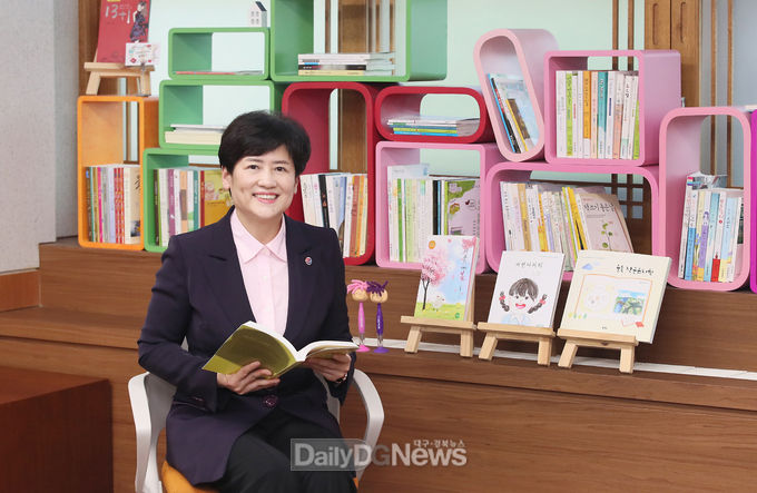 강은희 대구시교육감이 제98회 어린이 날 축하 메시지를 전달하고 있다. (사진=대구시교육청 제공)