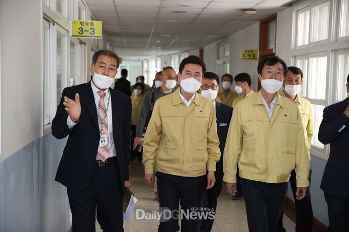 이강덕 포항시장, 개학 앞두고 꼼꼼한 대책 마련에 전력