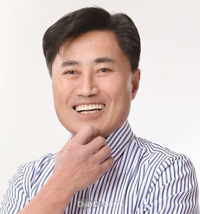 ‘제3회 2020 청년친화헌정대상 우수광역의원’에 선정된 강성환 대구시의원. (사진=대구시의회 제공)