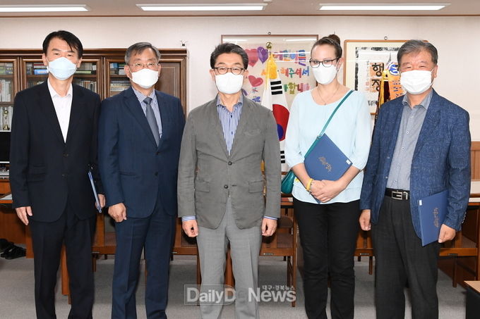 정책자문위원회 환경분야 전문가 위촉식 기념촬영