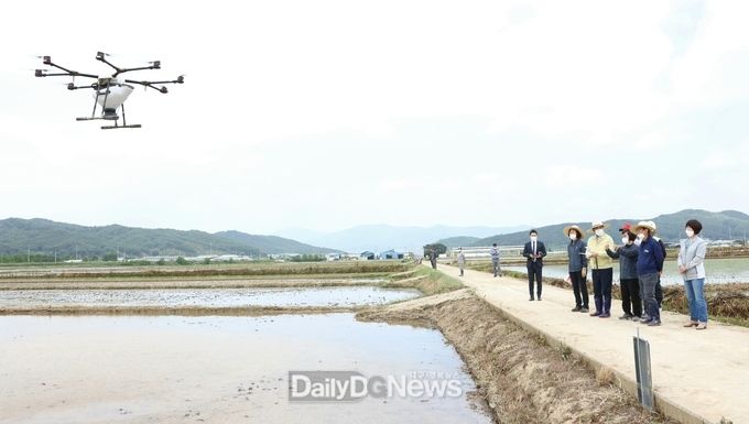 주낙영 경주시장, 본격적인 모내기철 맞아 현장 방문