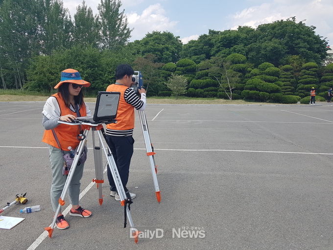 대구 달성군은 대구광역시 주관 '2020년 지적측량경진대회'에서 최우수상으로 최고의 영애를 차지했다. (사진=달성군 제공)