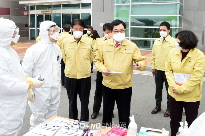 경주시, 코로나19 브라이브스루 선별진료소 운영