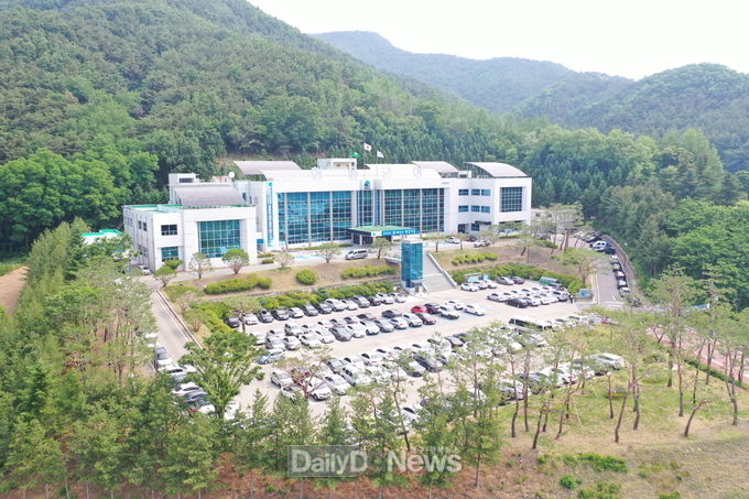 청송군청 전경