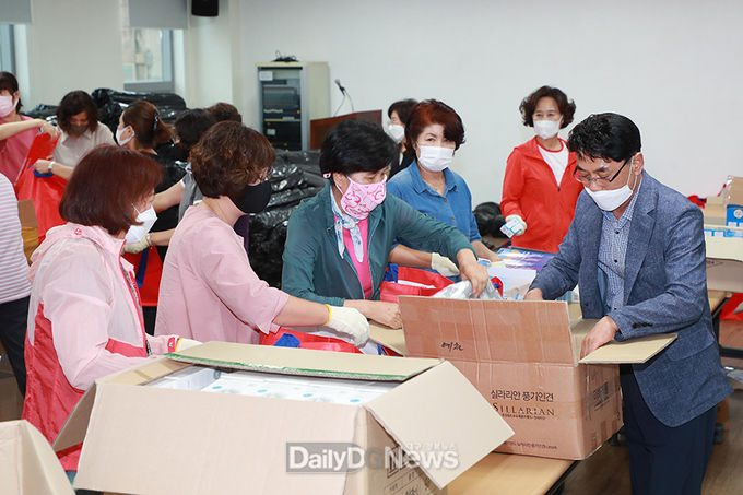 예천군지역사회보장협의체, 시원한 여름나기 꾸러미 전달 행사