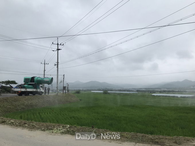  기계·기북 친환경 쌀 생산단지에 영양제 광역 살포 실시