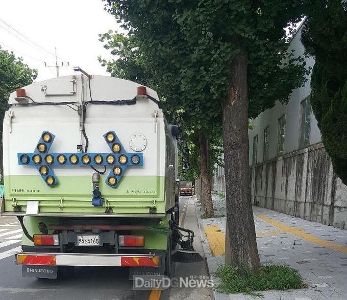 대구 서구청은 비산염색산업단지 입주 기업체 휴가기간을 이용해 민·관 합동 환경정비를 실시한다. (사진=서구청 제공)
