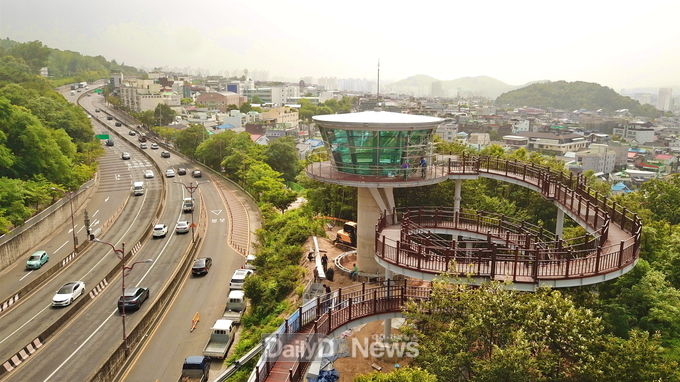대구 남구청 '앞산 해넘이 전망대' 모습. (사진=남구청 제공)