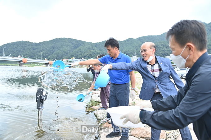 청송군, 내수면어업 토종 어패류 방류