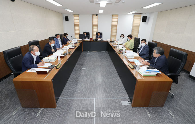안동시의회, 제219회 임시회 폐회중 경제도시위원회 개회