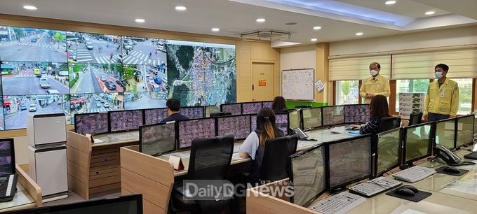 강영석 시장, CCTV통합관제센터 모니터링 요원 방문 격려