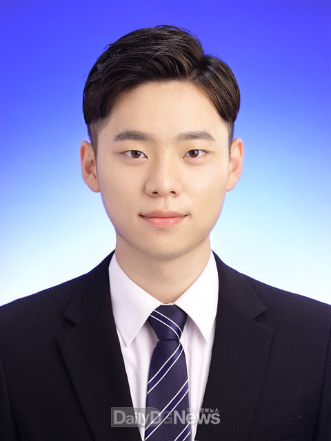 대구시 소방공무원에 수석합격한 대구보건대학교 간호학과 졸업생 김정섭씨. (사진=대구보건대 제공)