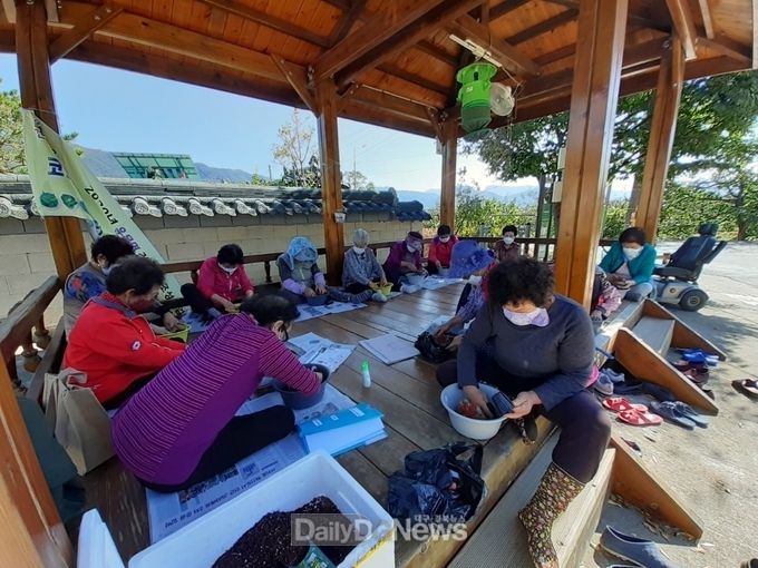 ‘마음 토닥토닥 다육이 키우기’교육 실시