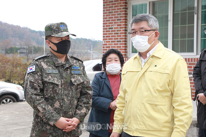 김학동 예천군수 현장 방문 장면