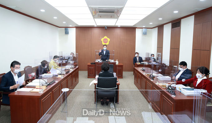 대구시의회 문화복지위원회가 9일 대구시 문화체육관광국에 대한 행정사무감사를 실시하고 있다. (사진=대구시의회 제공)
