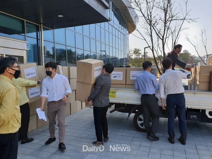 다문화 아동 등 취약계층 학생들에게 비말차단마스크 지원