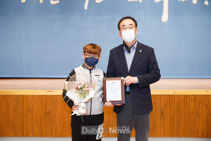 ‘제17회 구미시어린이독서왕선발대회’ 및 ‘제40회 국민독서경진구미시예선대회’시상식 개최