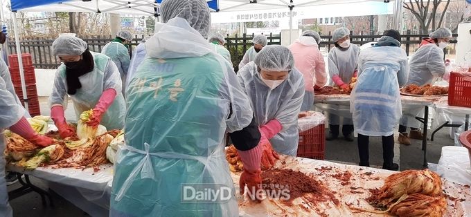 경산시새마을부녀회, ‘사랑의 김장 담그기’ 행사 전개