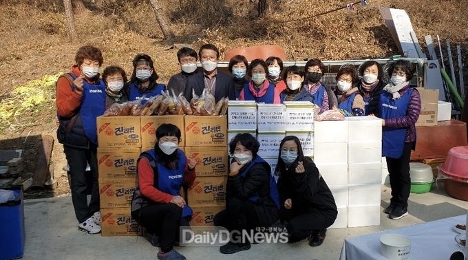 군위읍 여성자원봉사대, 김장배달로 따뜻함 전하다
