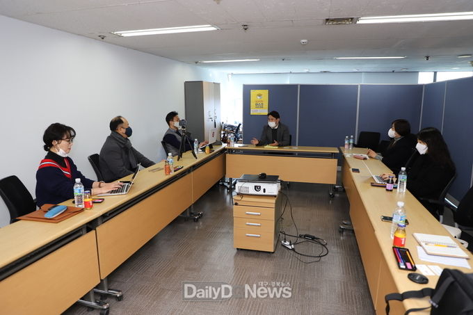 김종연 대구시 공공보건의료지원단장과 인터뷰 모습. (사진=이준호 기자)