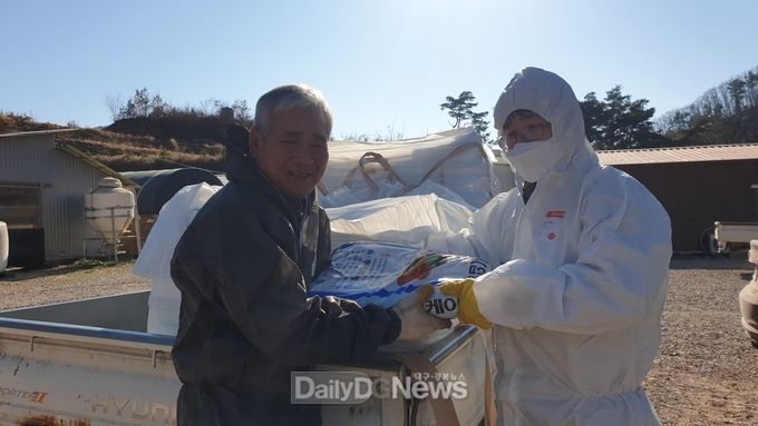 영양군, 고병원성조류인플루엔자 발생차단을 위한 가금사육농가 생석회 배부