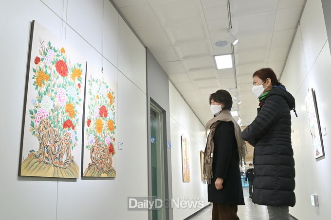청송군청은 갤러리 카페