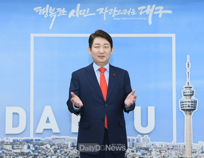 권영진 대구시장이 28일 한해를 마무리하는 송년사와 내년도 포부를 영상으로 밝히고 있다. (사진=대구시 제공)